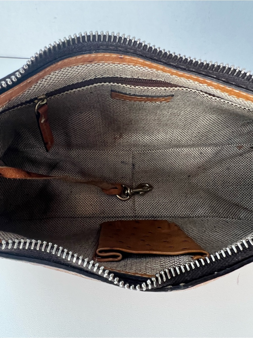 Dooney & Bourke Tan Ostrich Embossed Leather Hobo Bag Slouchy Shoulder Purse - Picture 7 of 7